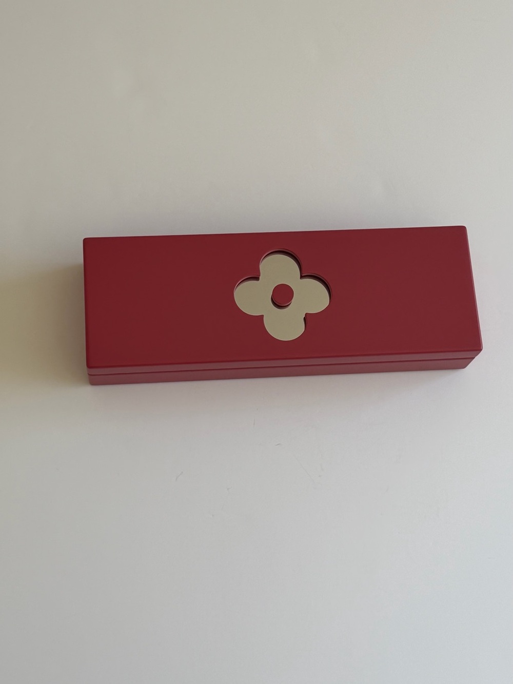 Louis Vuitton Beauté Red Rectangular Accessory Box - Picture 2 of 4